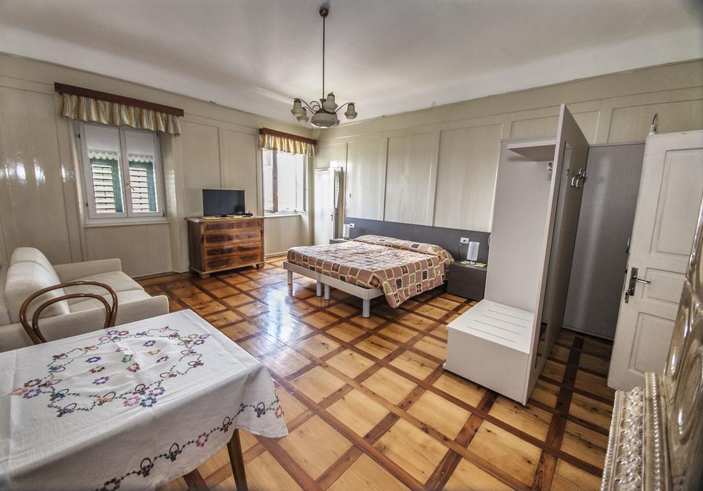 Casa Alice Hotel Малоско Екстериор снимка
